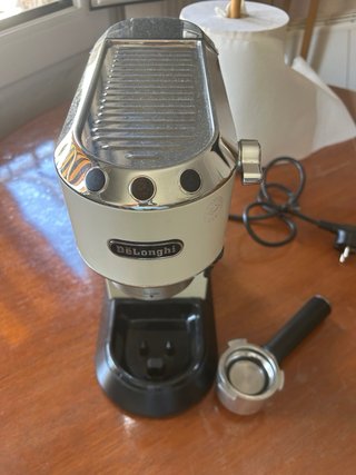 Cafetera DeLonghi Dedica por piezas