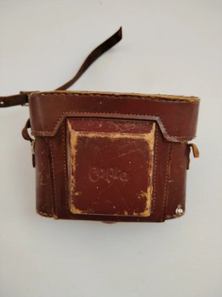 Cámara antigua Capta con funda