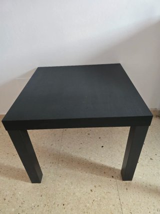 Mesa auxiliar cuadrada Ikea negra
