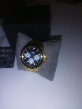 Reloj Guess Dorado y Negro