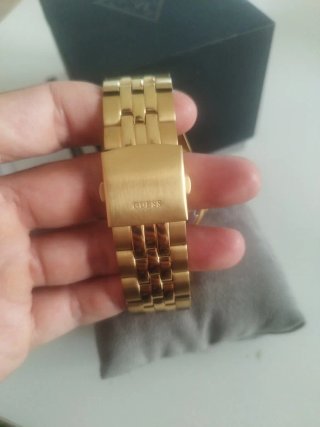 Reloj Guess Dorado y Negro