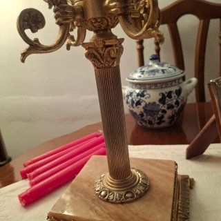 Candelabro Clásico Vintage de Bronce y Mármol