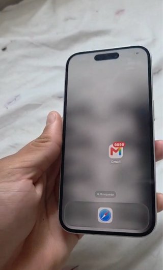 iPhone 16 Plata