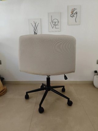Silla de estudio ancha beige con ruedas