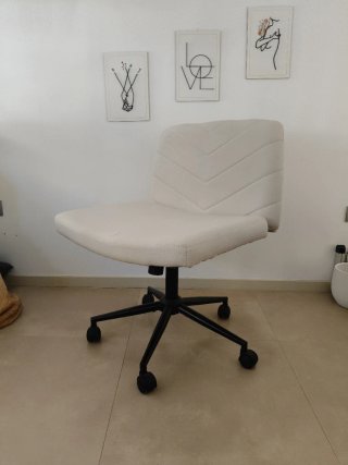Silla de estudio ancha beige con ruedas