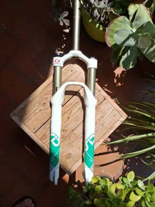 Horquilla Rockshox SID Race 26" QR9MM 1" y 1/8"