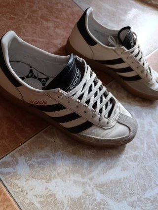 Adidas Handball Spezial Blancas y Negras