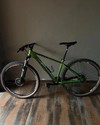 Vendo bicicleta montaña ( Mondraker Phase )