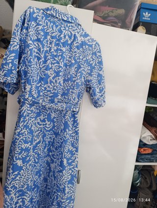 Vestido midi Zara estampado azul y blanco