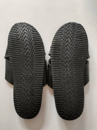 Sandalias de piel negras