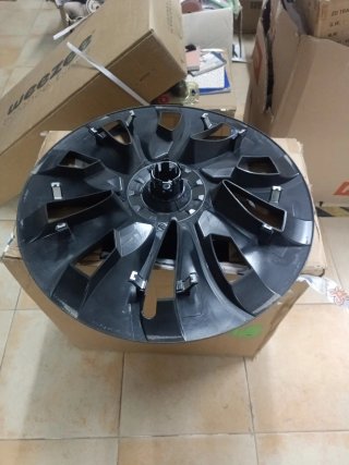 Tapacubos Tesla Negro Mate 19 pulgadas