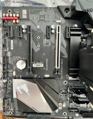 Placa Gigabyte Z390 + Intel i5 9600K + 16GB RAM
