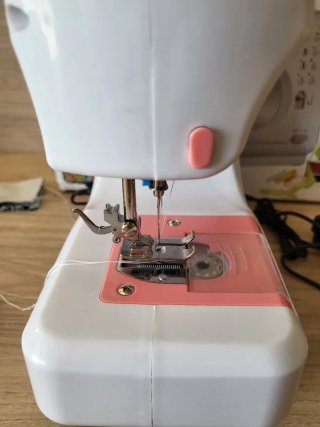Máquina de Coser Portátil SM-505A
