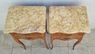 Comodini antichi in legno e marmo