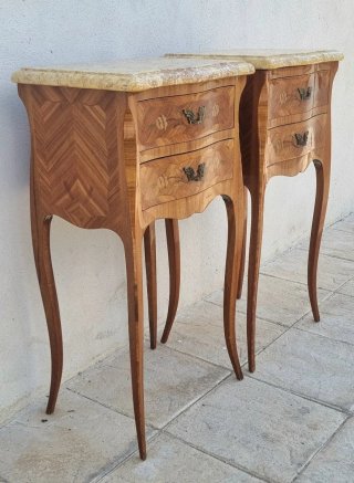 Comodini antichi in legno e marmo
