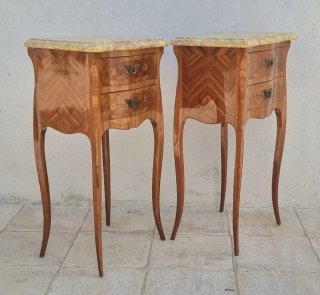 Comodini antichi in legno e marmo
