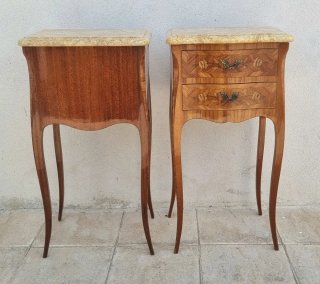Comodini antichi in legno e marmo