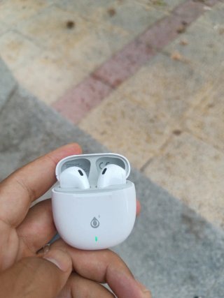 Auriculares inalámbricos blancos