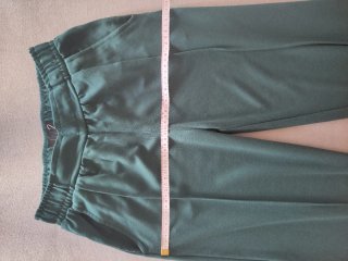Pantalón de punto elástico con bolsillos