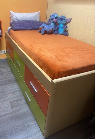 Escritorio juvenil con cajones y silla