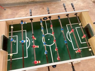 Futbolín de madera