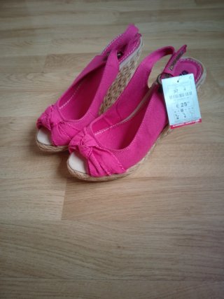 Sandalias de cuña fucsia talla 37