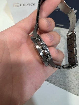 Reloj Casio Edifice Cronógrafo Acero EFV-640DC.