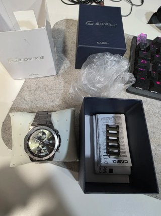 Reloj Casio Edifice Cronógrafo Acero EFV-640DC.