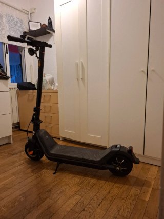 Monopatín Eléctrico Negro
