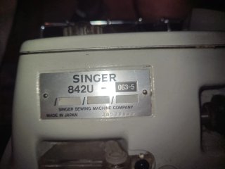 Remalladora Singer 4 hilos 842