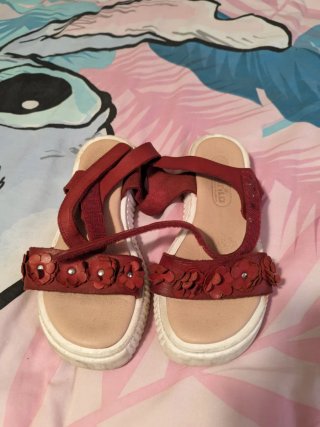 Sandalias rojas flores talla 35