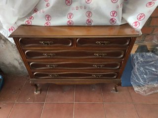 Cómoda de madera maciza