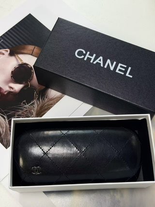 Gafas de sol Chanel cuadradas negras
