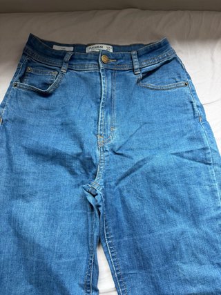 Pantalón campana Pull&Bear talla 36
