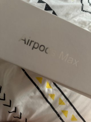 Cascos AirPods Max Dorados