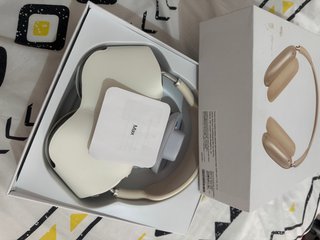 Cascos AirPods Max Dorados