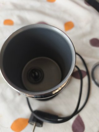 Cafetera Nespresso Inissia Negra + Aeroccino