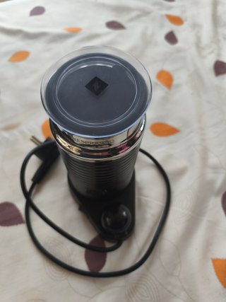 Cafetera Nespresso Inissia Negra + Aeroccino
