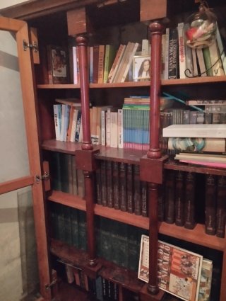 Mueble Librería Vintage Madera y Cristal