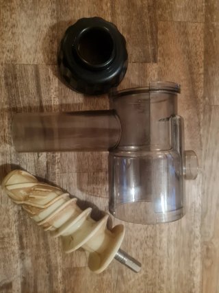 Extractor de zumos prensado en frío Oscar VitalMax