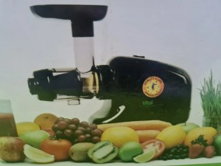 Extractor de zumos prensado en frío Oscar VitalMax