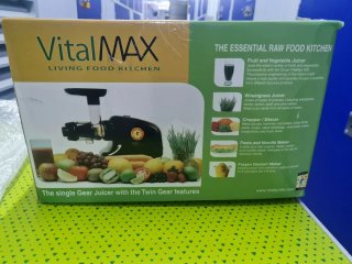 Extractor de zumos prensado en frío Oscar VitalMax