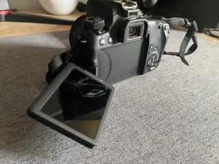 Canon 77D + Lentes 18-135mm y 50mm