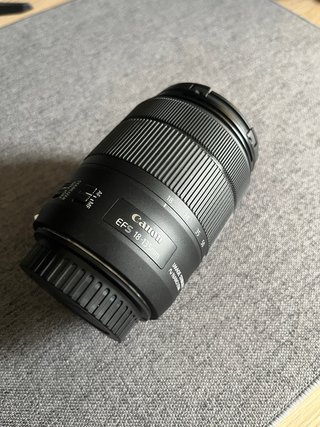 Canon 77D + Lentes 18-135mm y 50mm