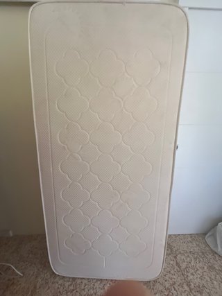 Somier de láminas 90x190  con colchón ortopédico .