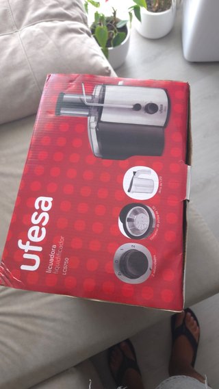 Licuadora Ufesa LC5750 a estrenar