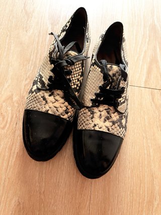 Zapatos vintage efecto serpiente Pertini