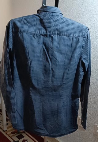 Camisa de vestir azul con rayas