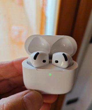 Airpods 4 ANC Apple Bianche