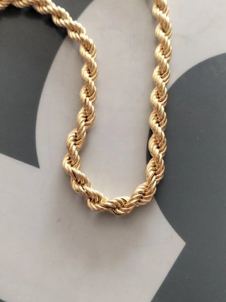 Collar de oro para hombre nuevo.